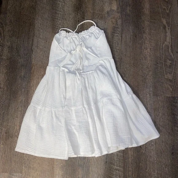 White Sleeveless Tiered Dress - Picture 2 of 6